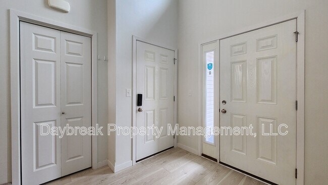 Building Photo - 2584 66th Ave S