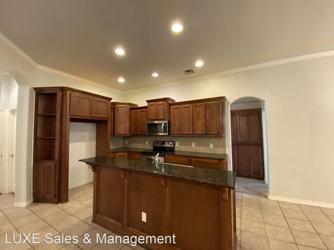 Building Photo - 4 br, 2 bath House - 2405 NW 152nd Street