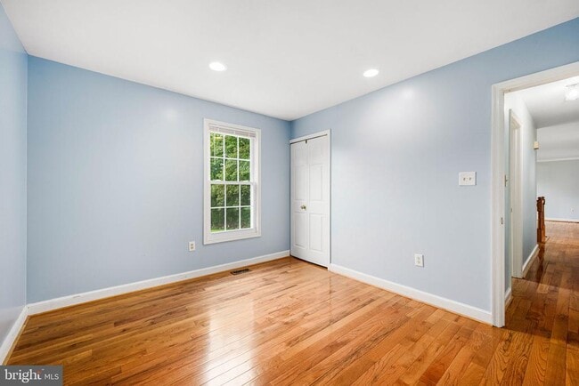 Building Photo - 11821 Sinclair Ln