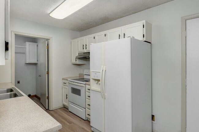 Building Photo - 205 Smalley St