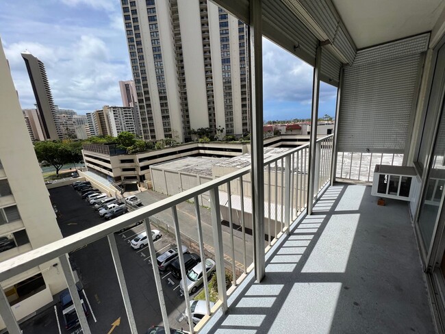 Building Photo - 419A Atkinson Dr