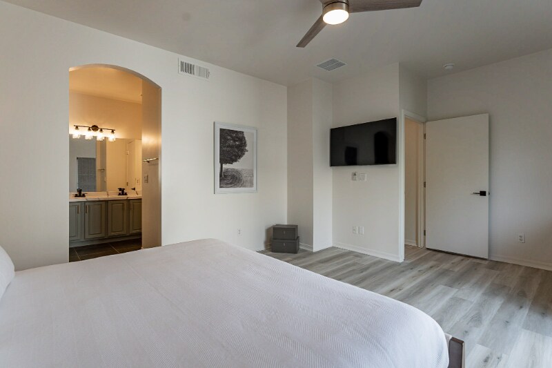 Building Photo - 7829 N 21st Ave