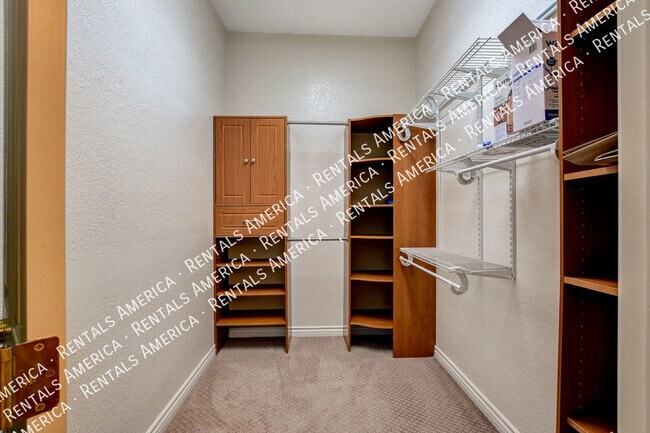 Building Photo - 8960 Echo Ridge Dr