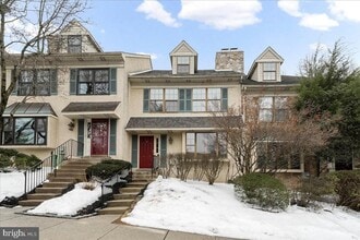 Building Photo - 11 Algonquin Ct