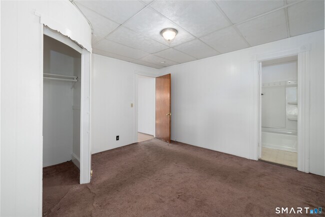 Building Photo - 95 Sunnyside Ave
