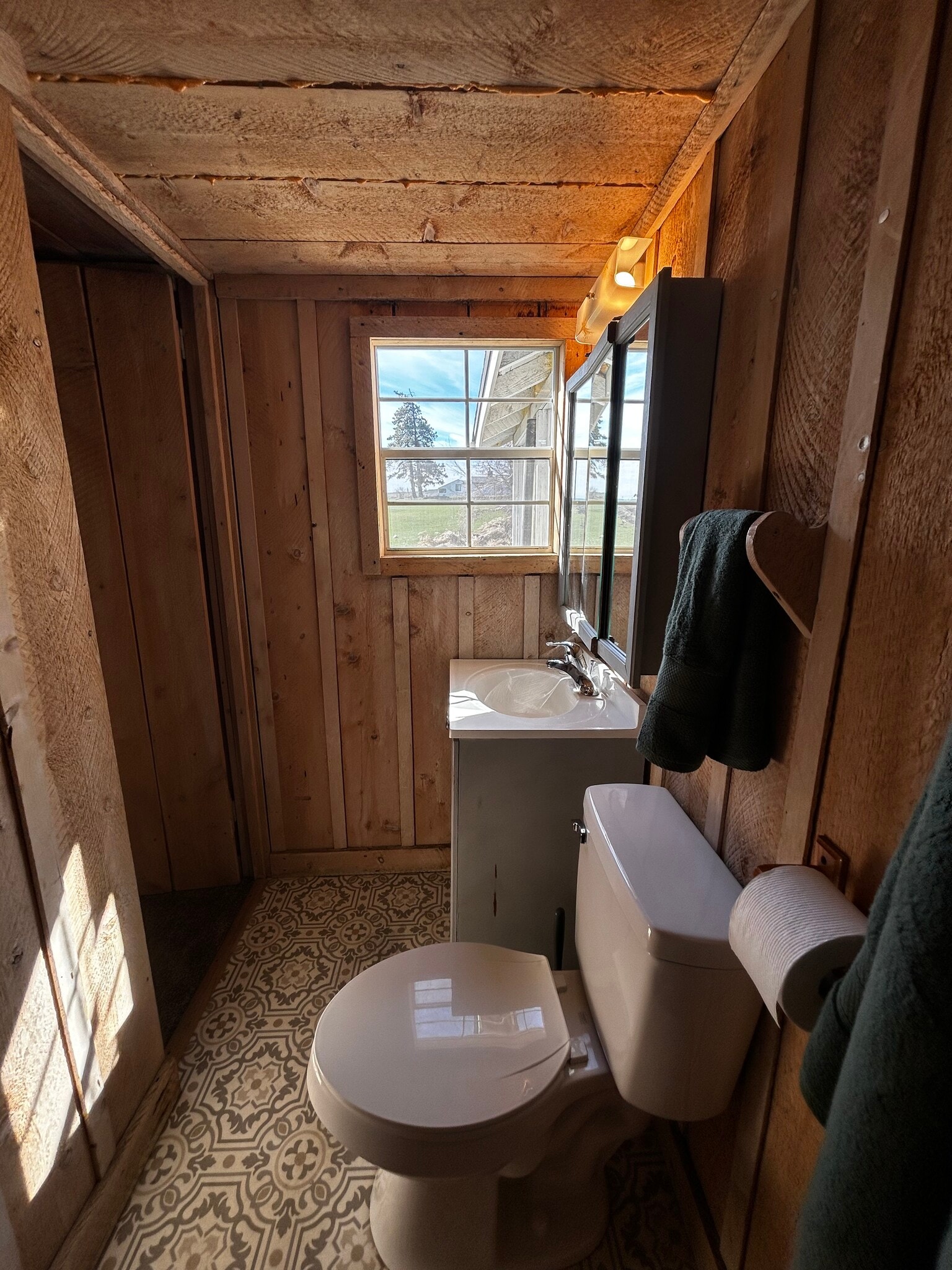 Building Photo - 810 Watt Canyon Rd