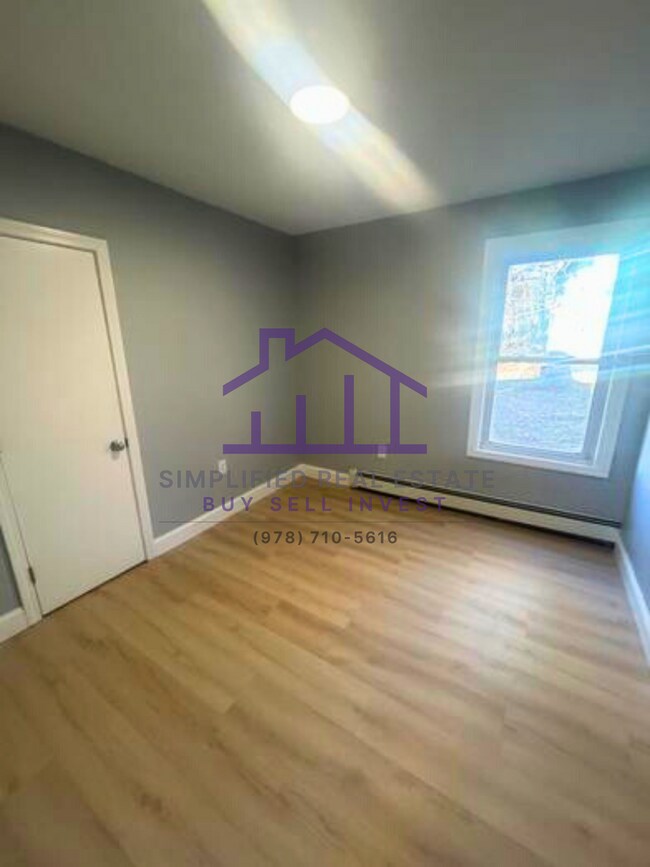 Building Photo - 24 Greenwood St