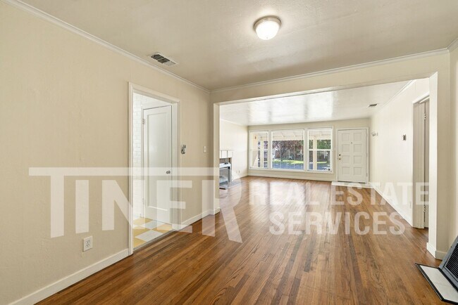 Building Photo - 2511 Cathay Wy