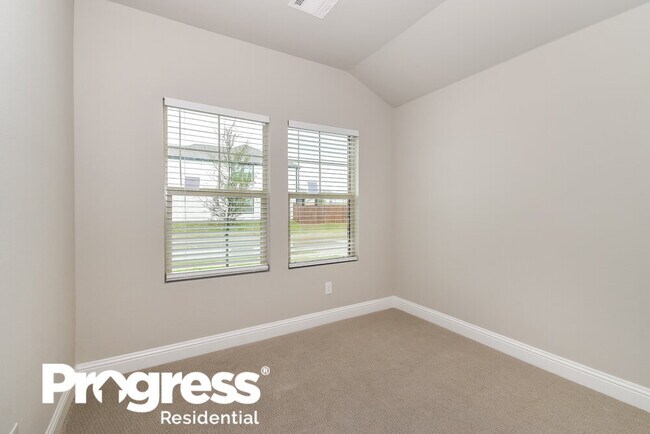 Building Photo - 1413 Rolling Fox Dr