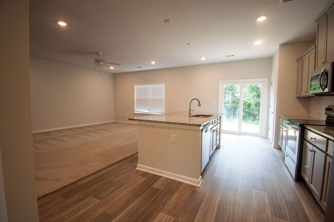 Building Photo - 57 White Pine Way