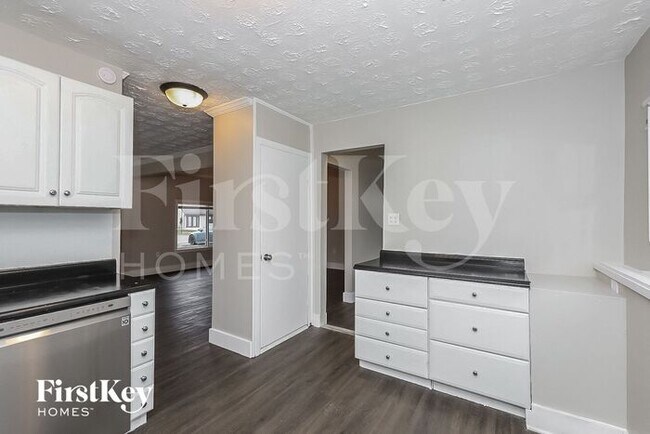 Building Photo - 3976 Richard Ave