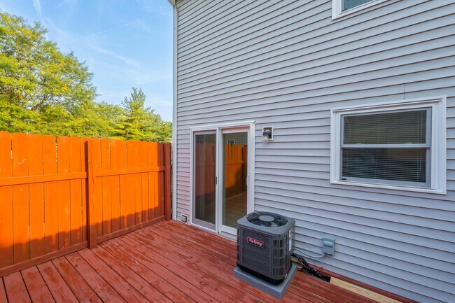 Building Photo - 867 Sheldrake Ct