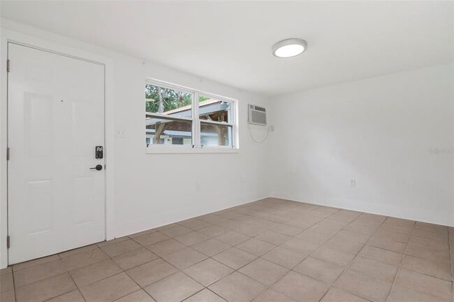 Building Photo - 6713 S Kissimmee St