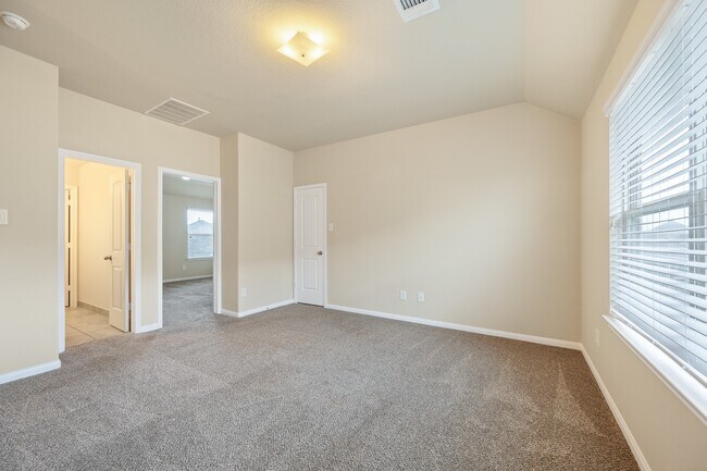 Building Photo - 3530 Vivaldi Dr