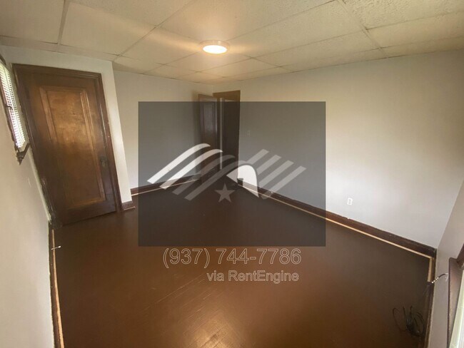 Building Photo - 500 W Parkwood Dr