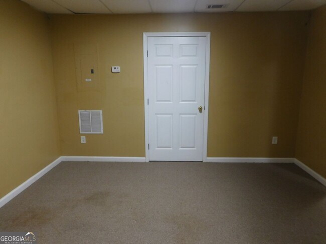 Building Photo - 566 Pond Lillies Rd SE