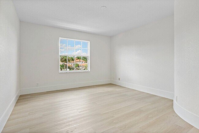 Building Photo - 20321 Hacienda Ct