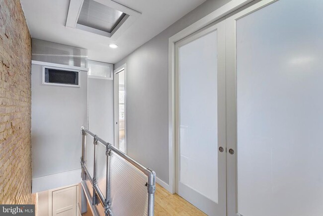 Building Photo - 1311 East Capitol St SE