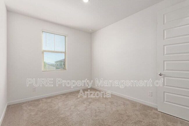 Building Photo - 9206 W Roma Ave