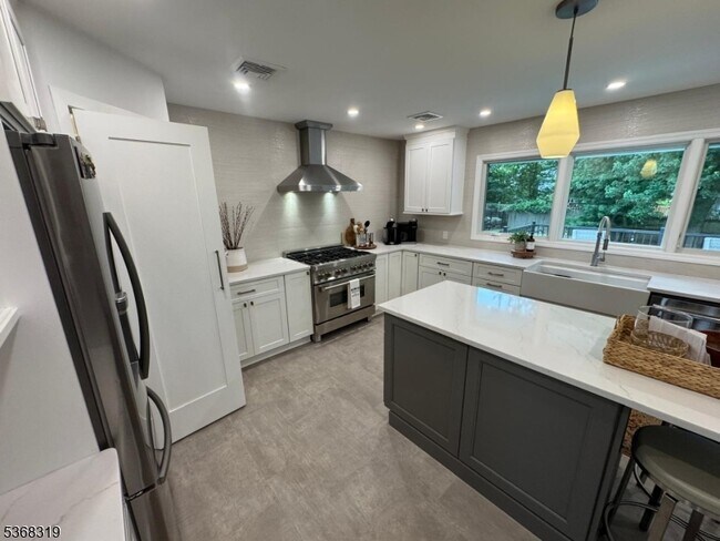 Building Photo - 71 Haller Dr