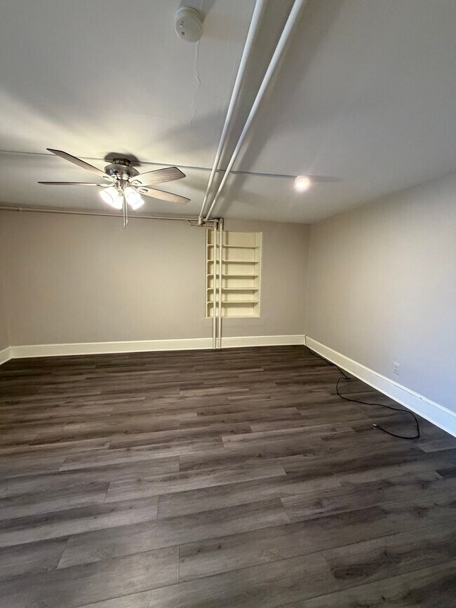 Building Photo - 49 N Main St