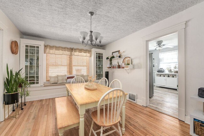 Building Photo - 3977 W 23rd St