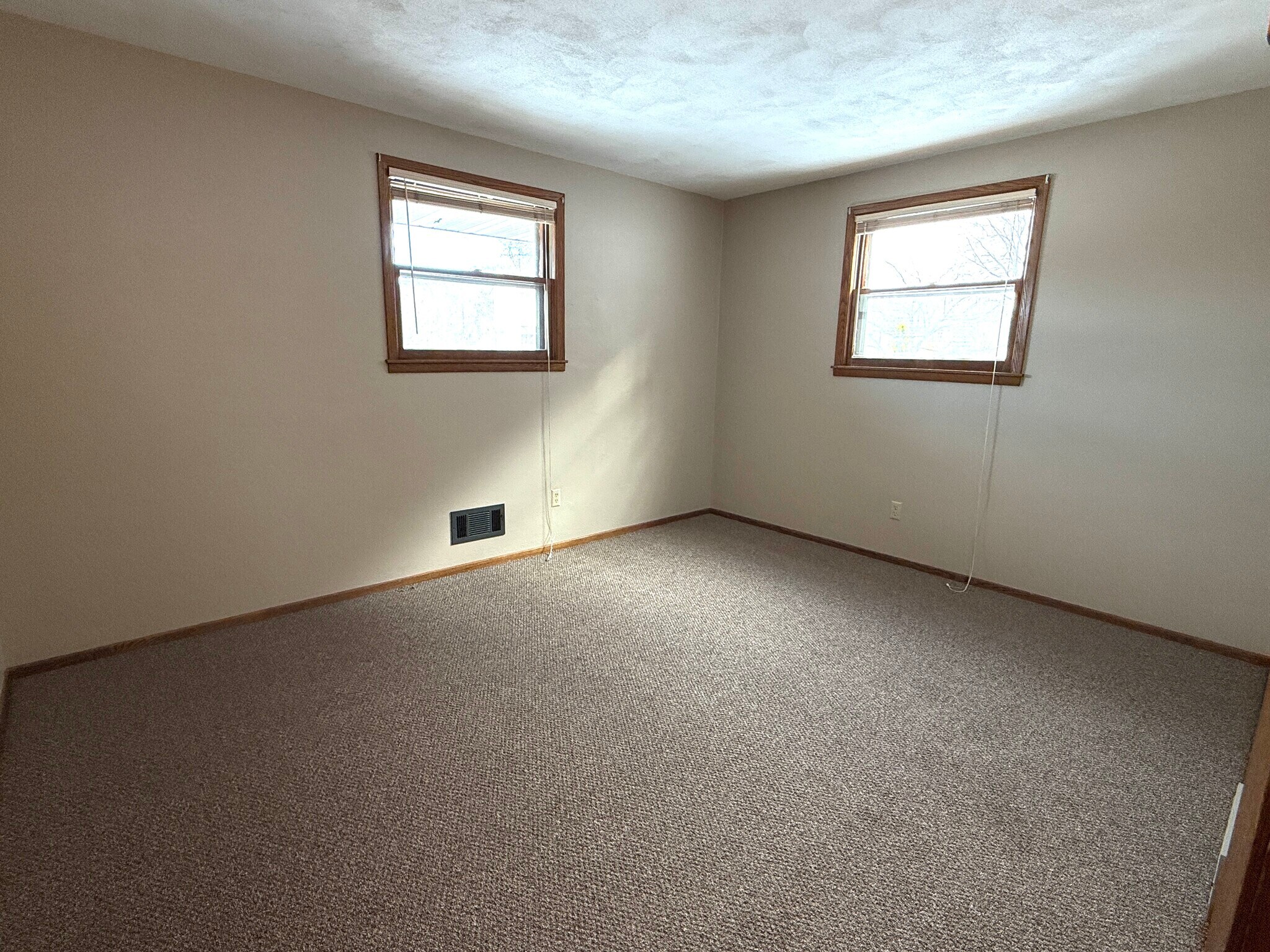 Building Photo - 1814 Spruce Dr