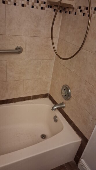 Building Photo - 2381 Papaya Dr