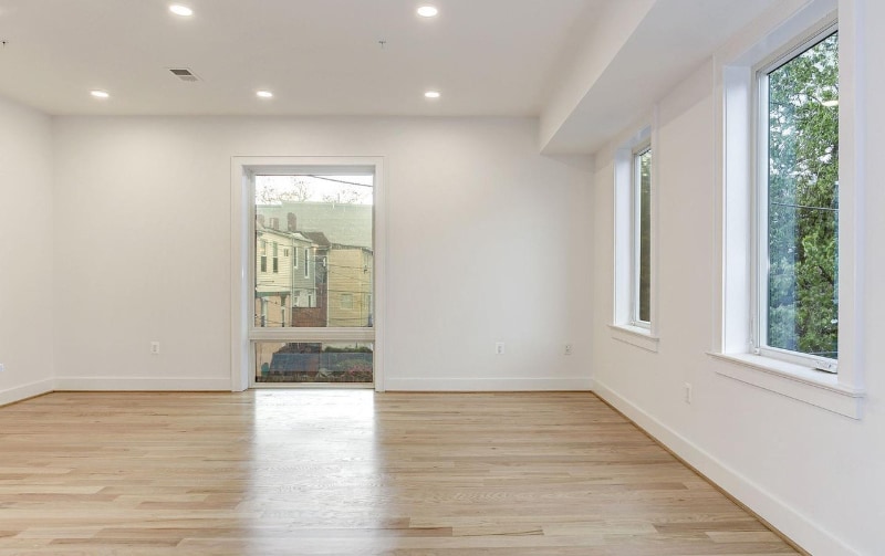 Building Photo - 836 Varnum St NW