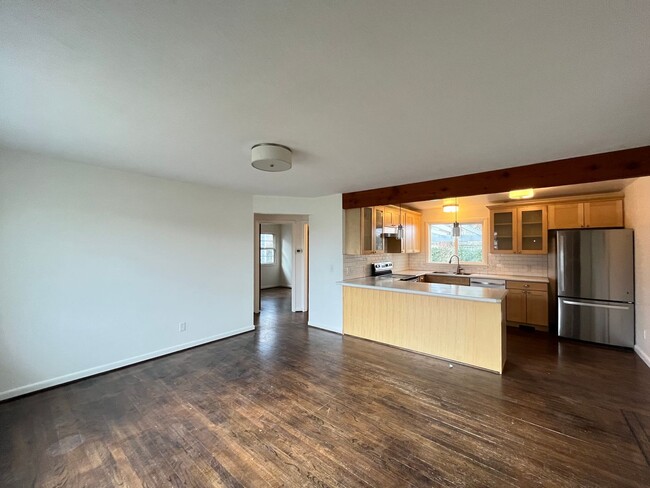 Building Photo - Cozy 3 bed 1 bath Home in Brentwood-Darlin...