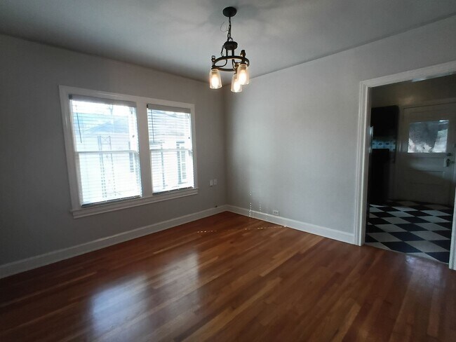 Building Photo - 109 W Norwood Ct