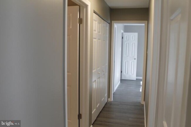 Building Photo - 1711 Foxmeadow Cir