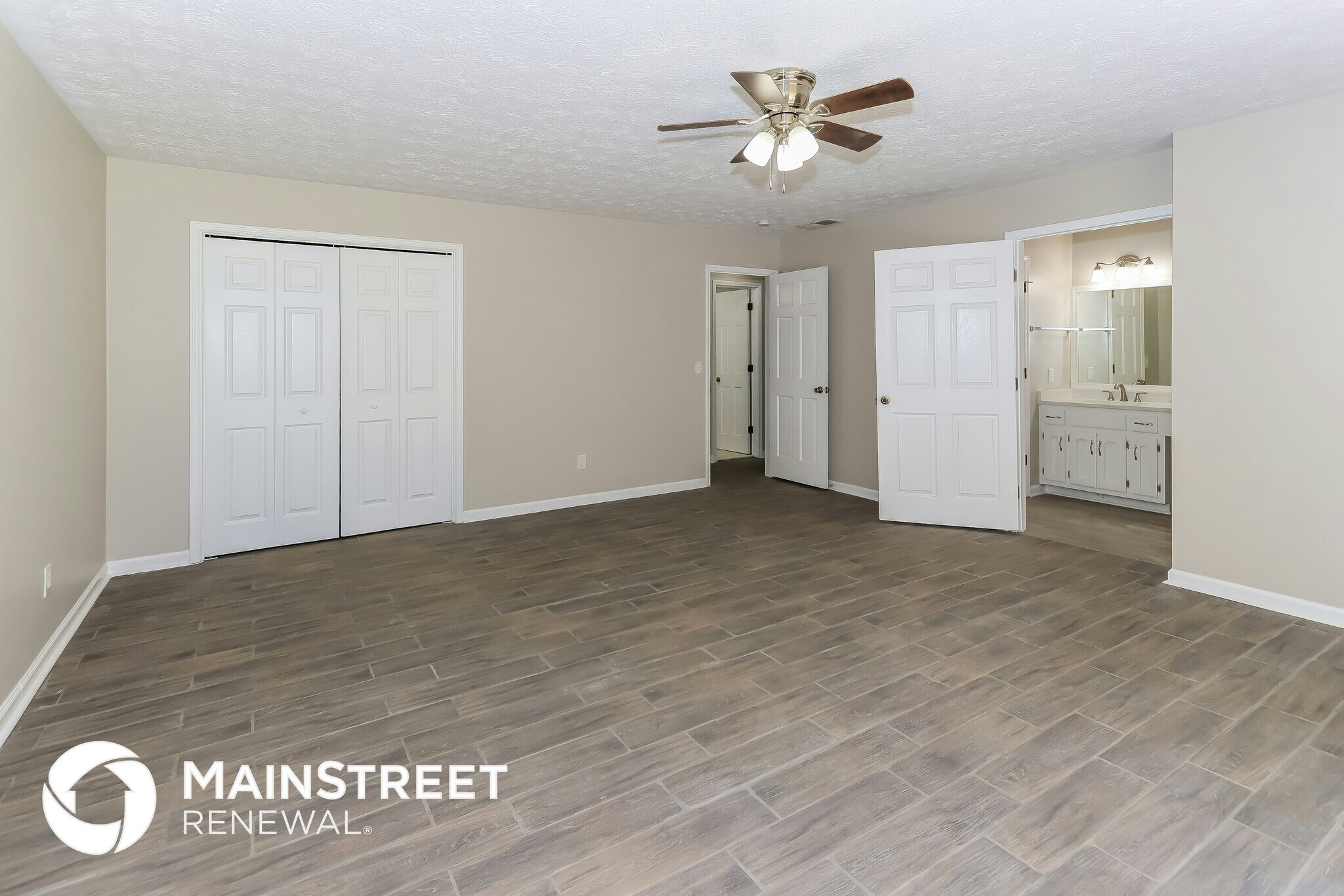Building Photo - 135 Red Oak Dr