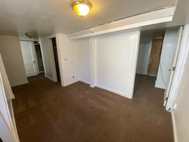 Building Photo - Welcoming 5BR/3BA with Dining Room & Laundry—Minutes to UA and Downtown