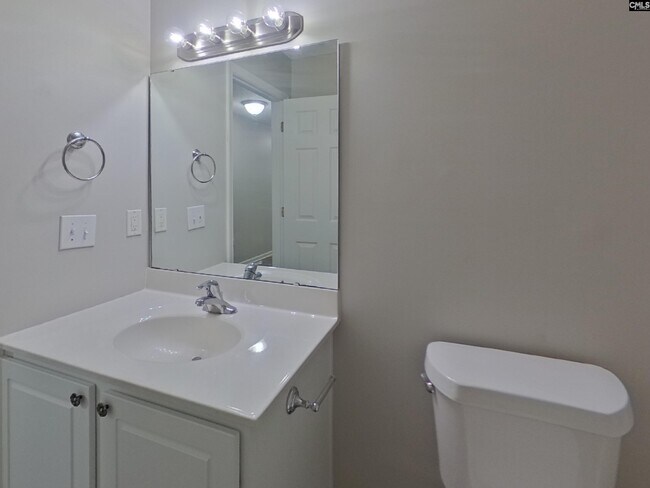 Building Photo - 109 Chatham Trace