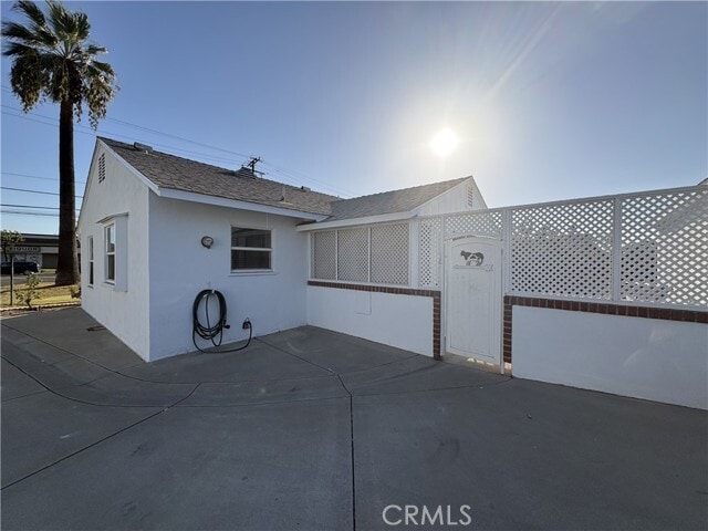 Building Photo - 4670 Riverside Dr