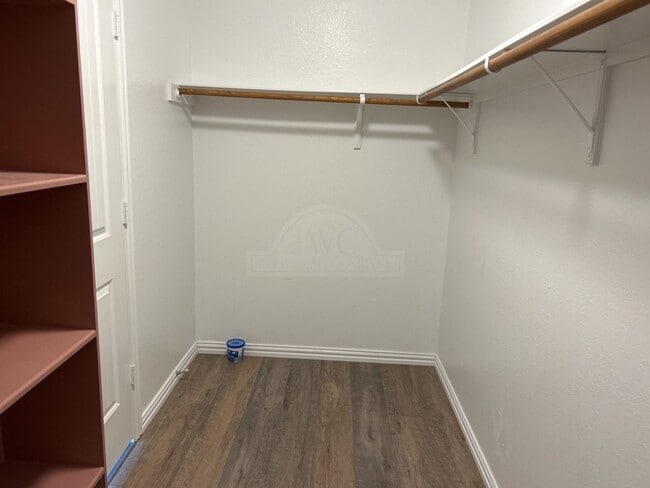 Building Photo - 6311 Serpentine Dr