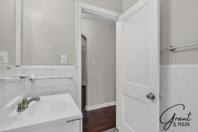 Building Photo - 7726 Beaverland St