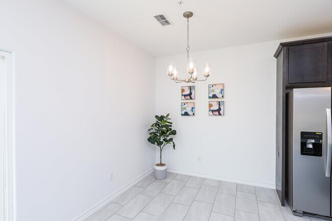 Building Photo - 9903 Bijan Dr