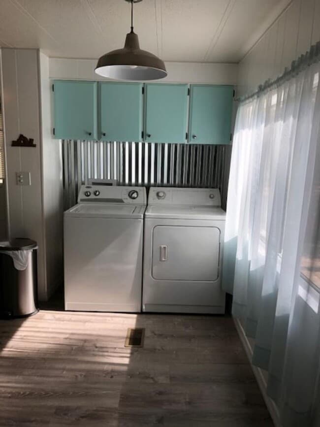 Building Photo - 2 BEDROOM 2 BATH MOBILE ON 2.21 ACRES IN LAKE TROPICANA RANCHETTES