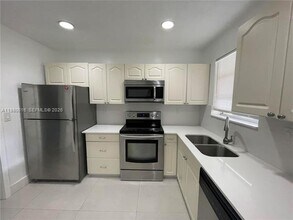 Building Photo - 930 Benevento Ave