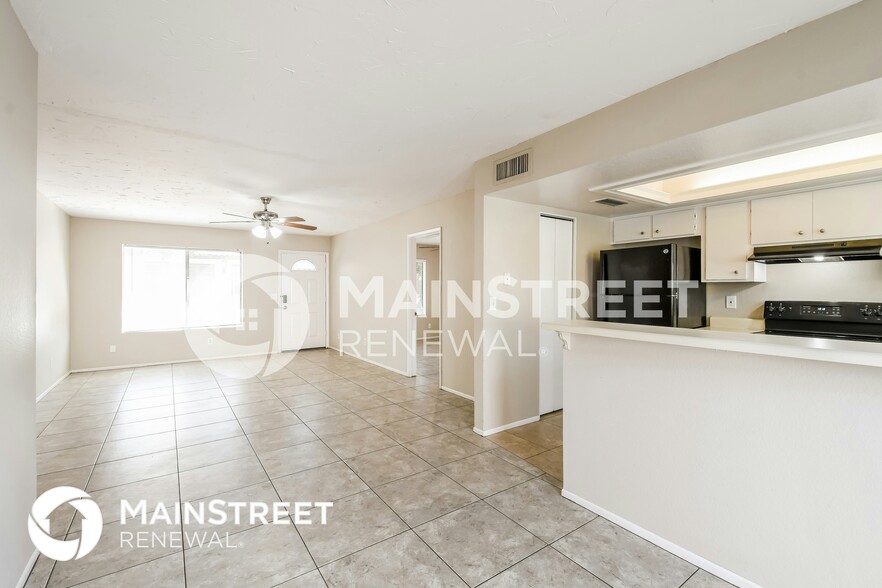 Building Photo - 2833 E Beck Ln