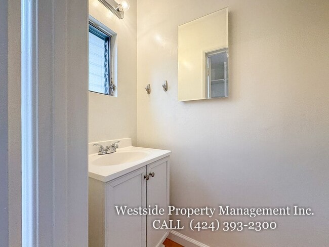 Building Photo - 4400 Vinton Ave