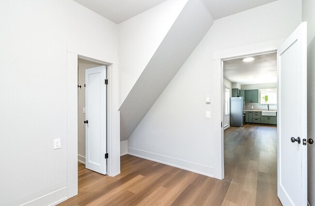 Building Photo - 607 3rd St