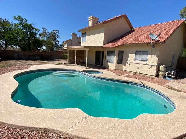 Building Photo - 3 Bedroom 2.5 Bathroom with a Pool in Garden Lakes