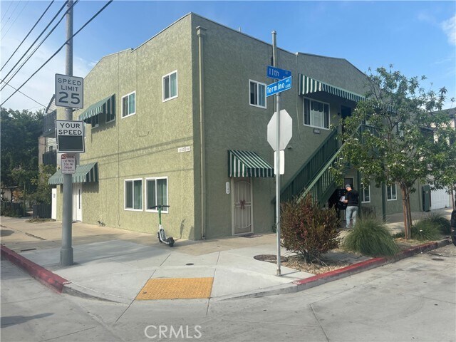 Primary Photo - 1102 Termino Ave