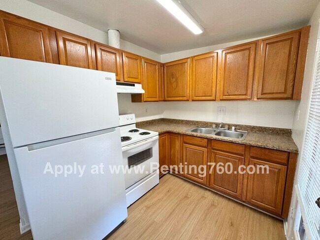 Building Photo - Pleasant 1 Bed 1 Bath!