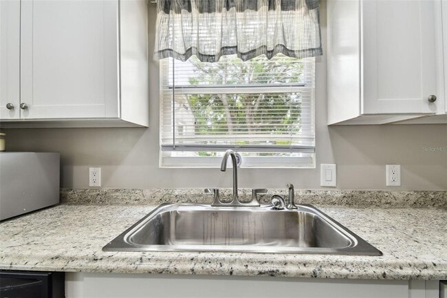 Building Photo - 206 N Montclair Ave