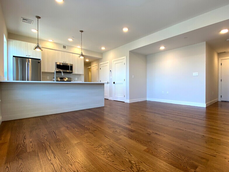 Building Photo - 1 Everett St