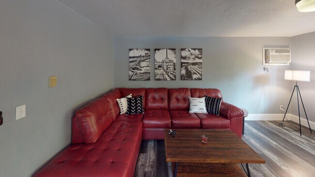 Building Photo - 325 Westbrook Dr